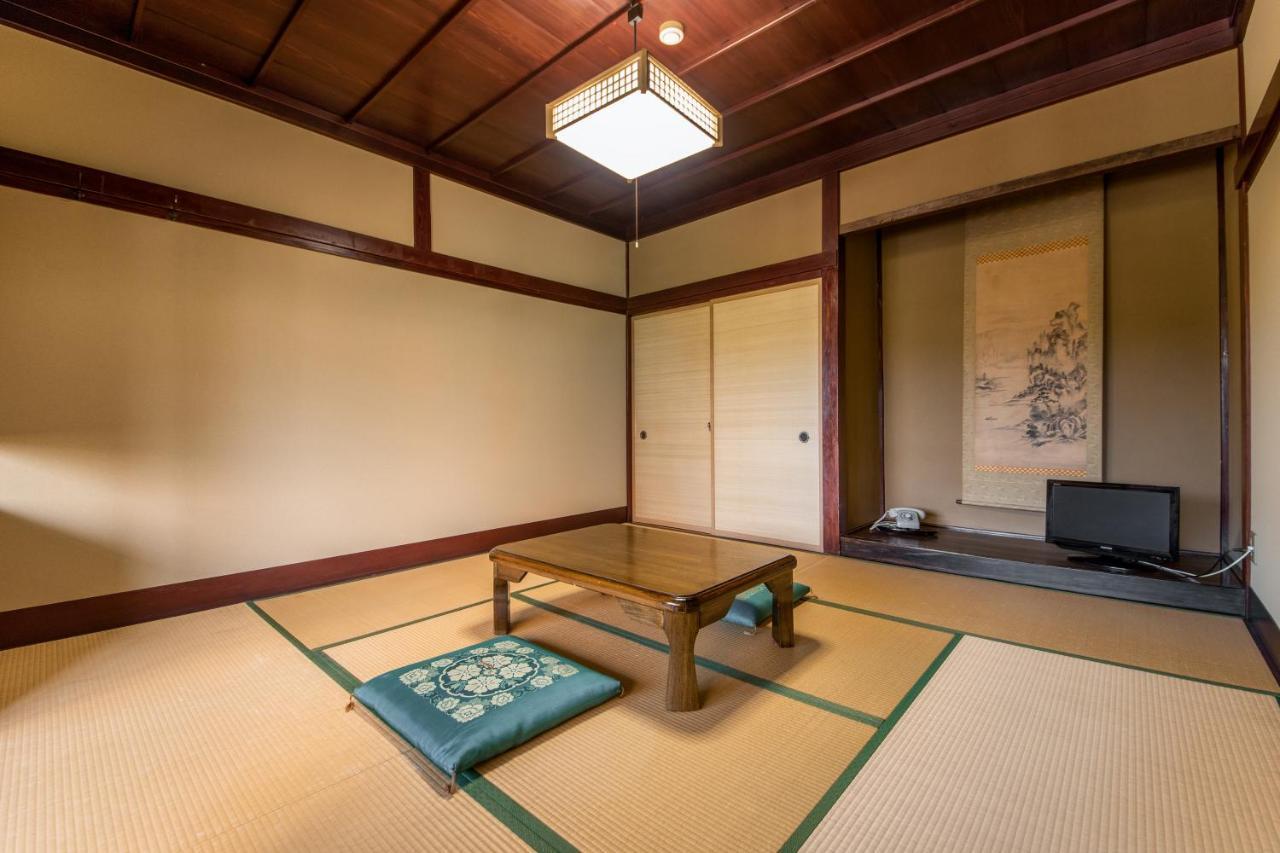 Kadokyu Ryokan Takaoka Exteriér fotografie